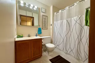 7600 Golden Valley Rd, Golden Valley, MN 55427 - Photo 8