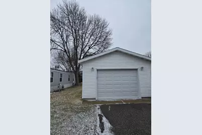 621 E Shakespeare Avenue, Mankato, MN 56001 - Photo 2