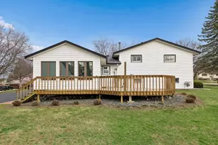 8224 Hillside Dr, Eden Prairie, MN 55347 - Photo 30