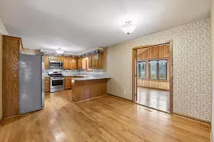 8224 Hillside Dr, Eden Prairie, MN 55347 - Photo 6