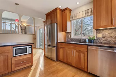 239 16th Avenue SW, New Brighton, MN 55112 - Photo 4