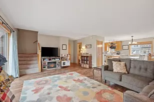 14207 Hibiscus Ct, Apple Valley, MN 55124 - Photo 4