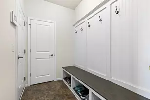 5650 Ranier Ln N, Plymouth, MN 55446 - Photo 22