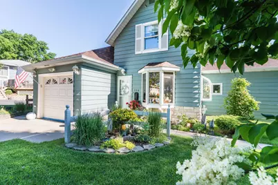 526 W Douglas Avenue, Fergus Falls, MN 56537 - Photo 4