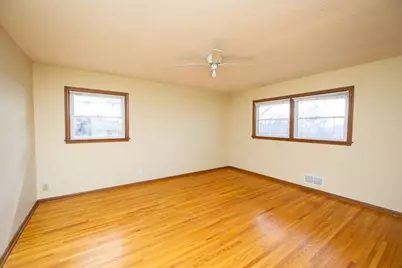 1040 Lincoln Terrace, Columbia Heights, MN 55421 - Photo 12