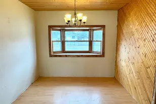 811 3rd St NE, Roseau, MN 56751 - Photo 4