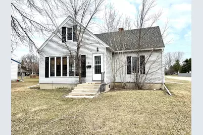 811 3rd Street NE, Roseau, MN 56751 - Photo 1