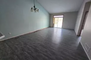 625 Meadow Ln, Norwood Young America, MN 55397 - Photo 2