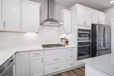 6582 Bridle Path, Corcoran, MN 55340 - Photo 18