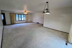 302 8th Ave NW, Pipestone, MN 56164 - Photo 8