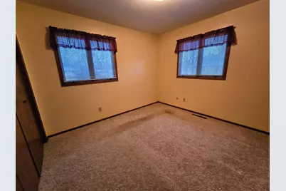 302 8th Avenue NW, Pipestone, MN 56164 - Photo 22