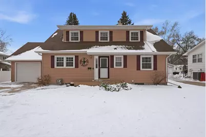1109 13th Avenue SW, Willmar, MN 56201 - Photo 2