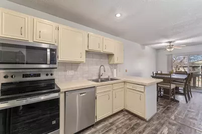 11911 71st Avenue N, Maple Grove, MN 55369 - Photo 10