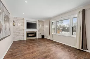 101 W 93rd St, Bloomington, MN 55420 - Photo 6