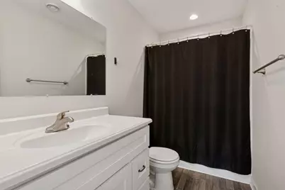 2084 E Reaney Avenue, Saint Paul, MN 55119 - Photo 14