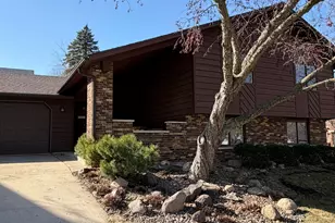 609 20th Ave SW, Rochester, MN 55902 - Photo 2