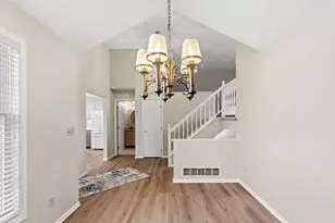 1217 Pondview Ln, White Bear Lake, MN 55110 - Photo 8