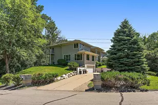 2935 Minnehaha Curve E, Minnetonka, MN 55391 - Photo 2