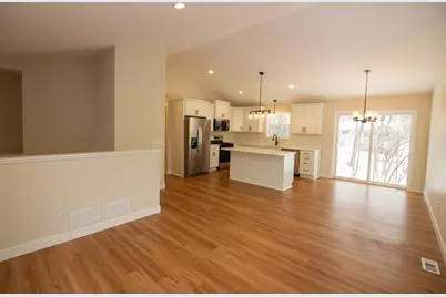 1105 2nd Street SE, Faribault, MN 55021 - Photo 2