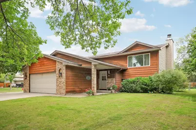 9311 Thomas Avenue N, Brooklyn Park, MN 55444 - Photo 2