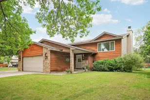 9311 Thomas Ave N, Brooklyn Park, MN 55444 - Photo 2