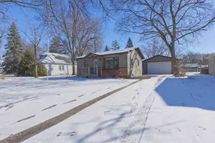 324 N Gilman Ave, Litchfield, MN 55355 - Photo 2