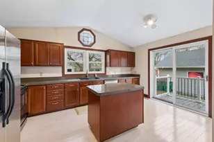 19440 Vine Ridge Rd, Shorewood, MN 55331 - Photo 10