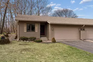 5301 Yorktown Ln N, Plymouth, MN 55442 - Photo 2