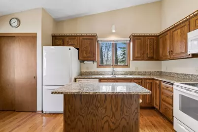 5301 Yorktown Lane N, Plymouth, MN 55442 - Photo 8