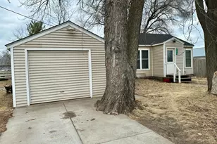 210 1/2 1st Ave NW, Isanti, MN 55040 - Photo 2