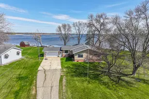 208 King Street W, Osakis, MN 56360 - Photo 1