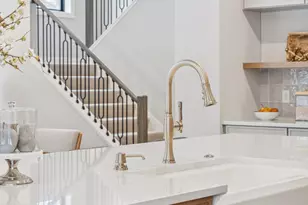 5821 Ashcroft Ave, Edina, MN 55424 - Photo 16