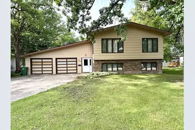 302 5th Street SE, Roseau, MN 56751 - Photo 18