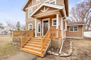 526 8th St E, Glencoe, MN 55336 - Photo 2