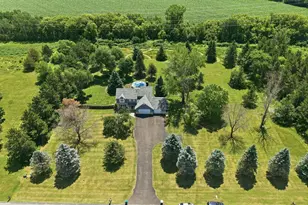 591 Spurline Cir, Hudson, WI 54016 - Photo 2
