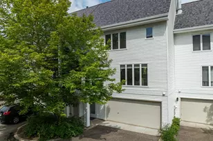 921 / 923 Dartmouth Pl SE, Minneapolis, MN 55414 - Photo 2