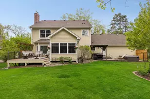 75 Wildridge Rd, Mahtomedi, MN 55115 - Photo 10