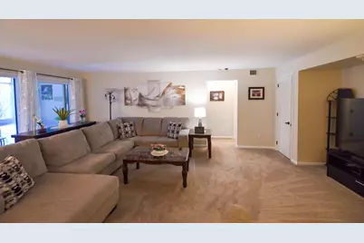 1850 Eagle Ridge Drive #E205, Mendota Heights, MN 55118 - Photo 2