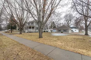 121 6th Ave SE, Elbow Lake, MN 56531 - Photo 4