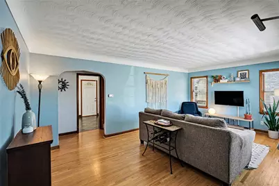 2016 Sherwood Avenue, Saint Paul, MN 55119 - Photo 2