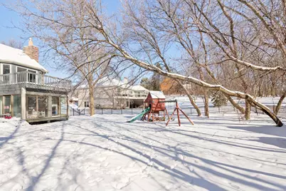 5221 Knob Hill Court, Minnetonka, MN 55345 - Photo 4