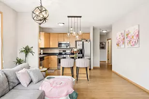 301 Oak Grove St, Minneapolis, MN 55403 - Photo 22