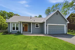 93 Castle Ridge Ct, Chanhassen, MN 55317 - Photo 1
