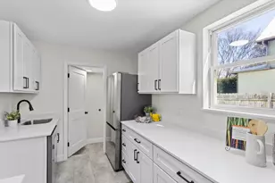 1447 Hague Ave, Saint Paul, MN 55104 - Photo 4