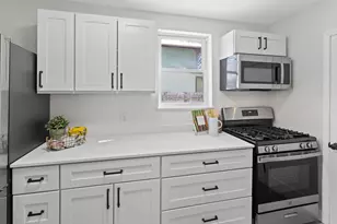 1447 Hague Ave, Saint Paul, MN 55104 - Photo 6