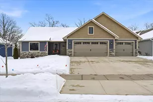 265 Vista Cir, River Falls, WI 54022 - Photo 2
