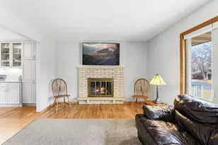 4835 Lakeview Dr, Shoreview, MN 55126 - Photo 8