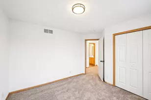 2821 Arona St, Roseville, MN 55113 - Photo 28