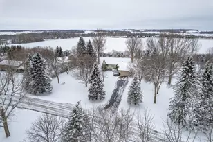 517 N Woodland Dr, Fergus Falls, MN 56537 - Photo 1