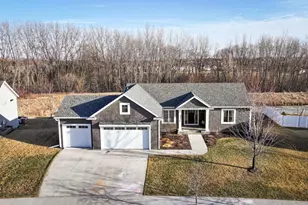 5476 Ridgeview Dr NW, Rochester, MN 55901 - Photo 2